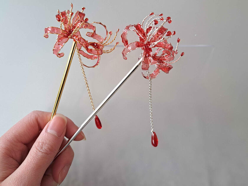 Spider Lily Resin Hair Stick
