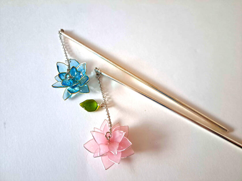 Lotus Resin Hair Stick